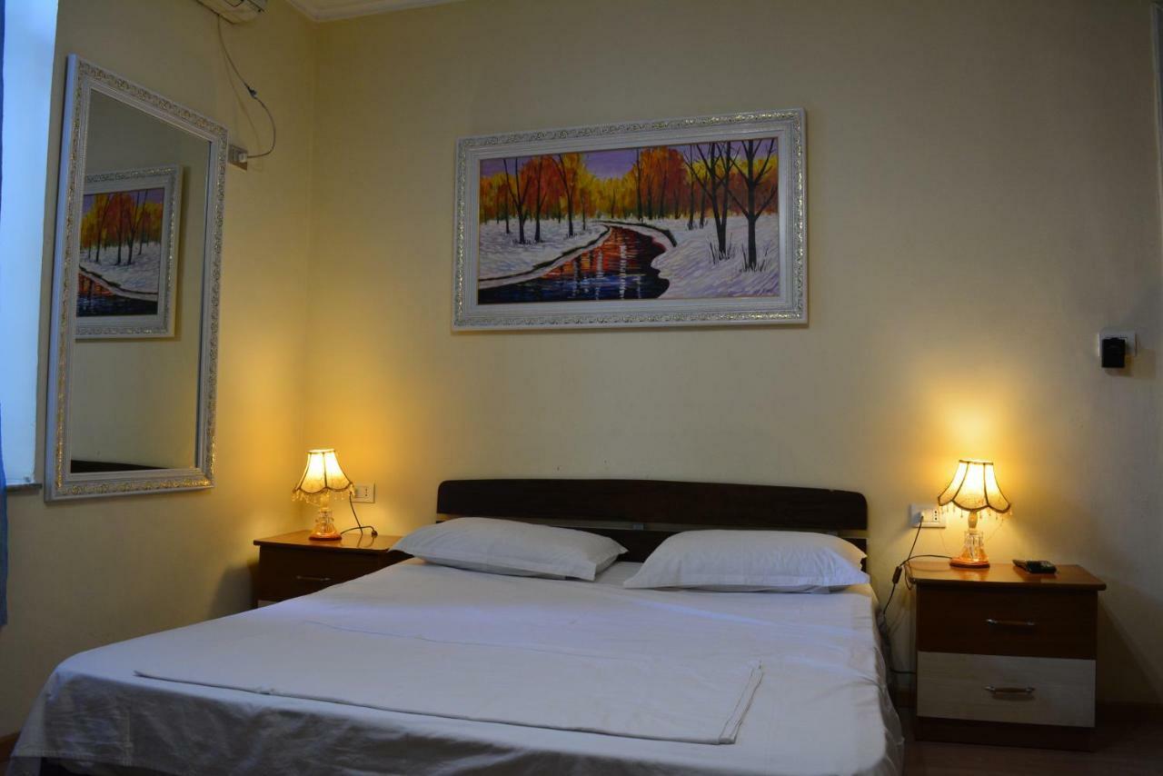 Hotel Republika Тирана Экстерьер фото